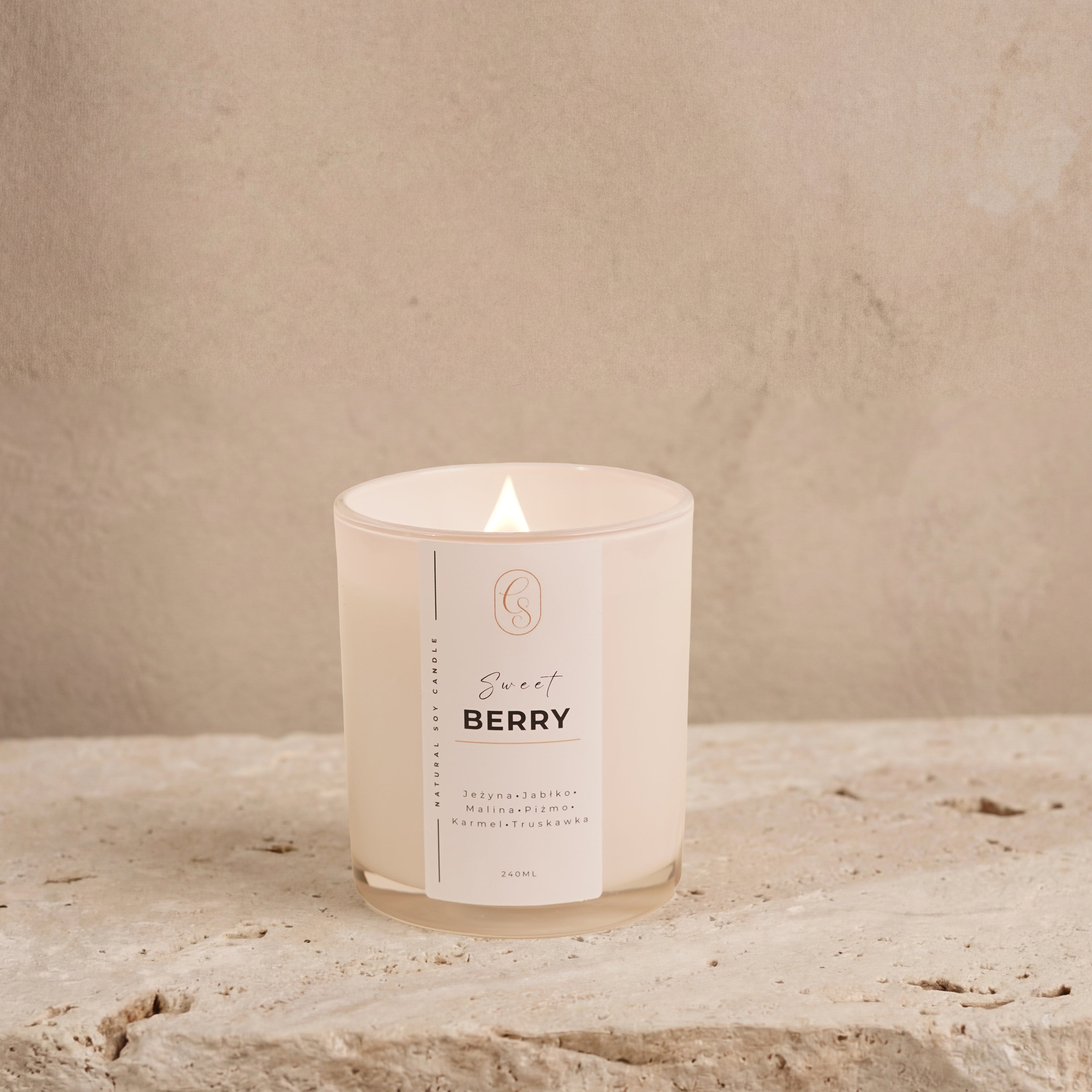 Świeca Sweet Berry 240 ml | Giftness