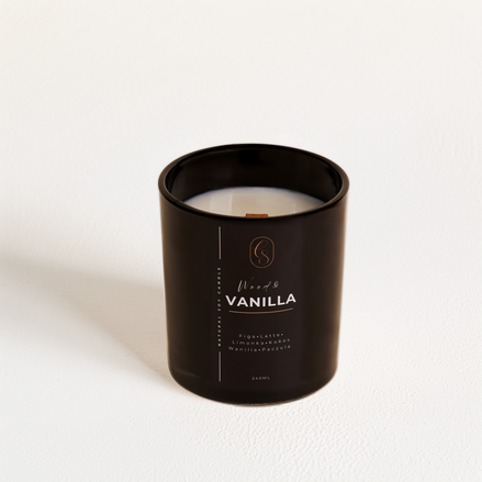 Świeca Vanilla & Wood 240 ml | Giftness